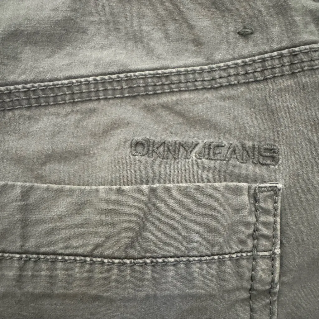 DKNY JEANS light grey (with blueish cast) versatile shorts, size 12 - Image 10