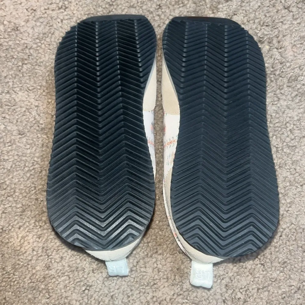 Loeffler Randall Remi Lace Up Sneakers Beige Floral 5.5 - Image 10