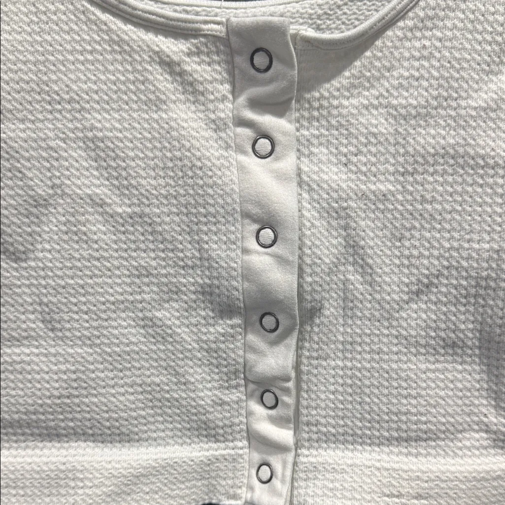 Aeropostale  Seriously Soft Seamless Textured White Crop Top Size Small - Image 4