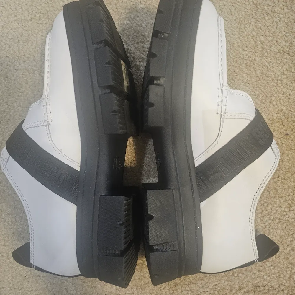 UGG ASHTON SHOES - Image 4