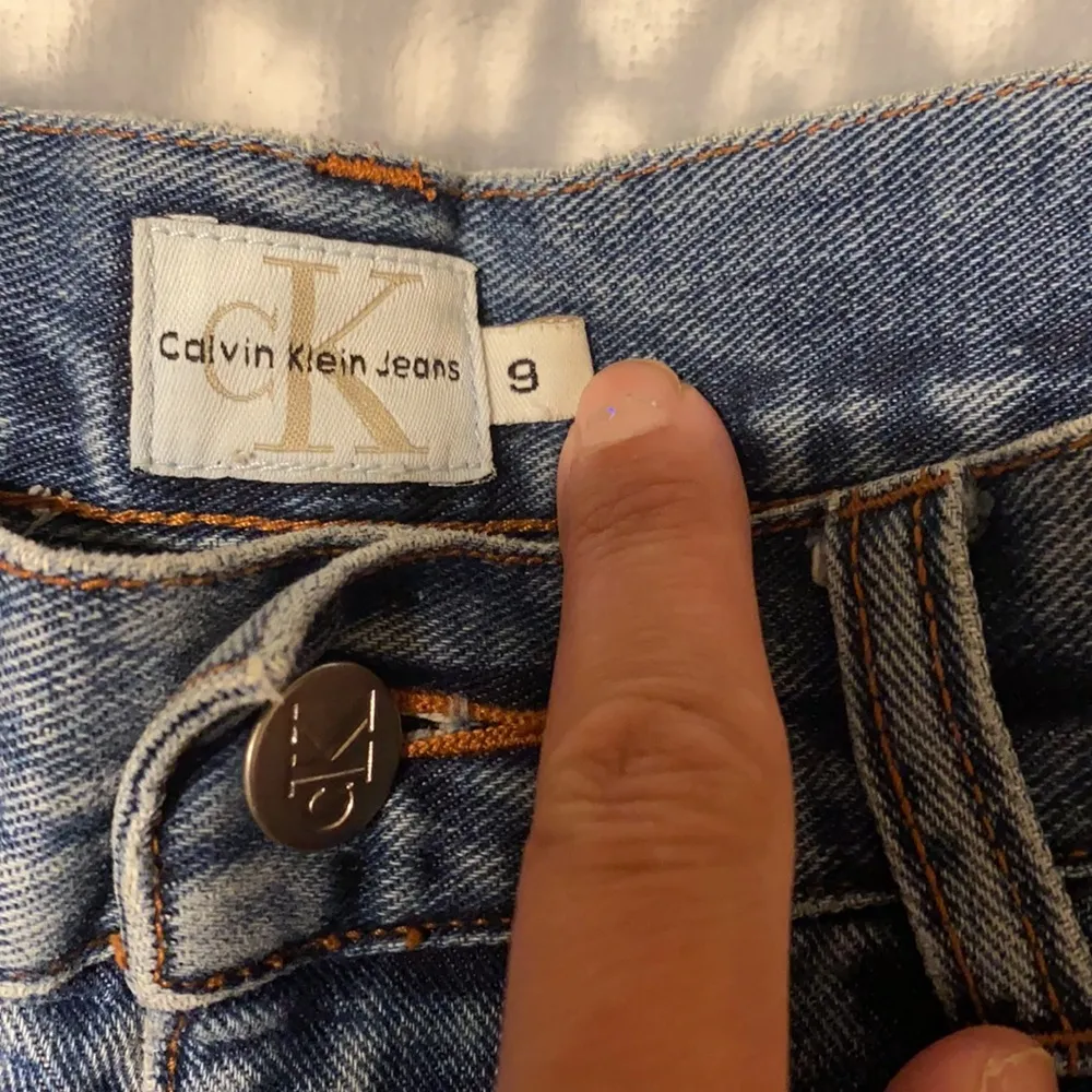 90s CK Calvin Klein original jean shorts, size 9 juniors - Image 5