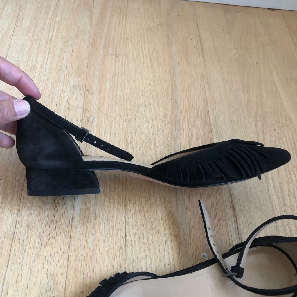 M. Gemi Shoes Womens 35 Black Suede Fringe Pointy Toe Ankle Strap Low Heel Size undefined - Image 9