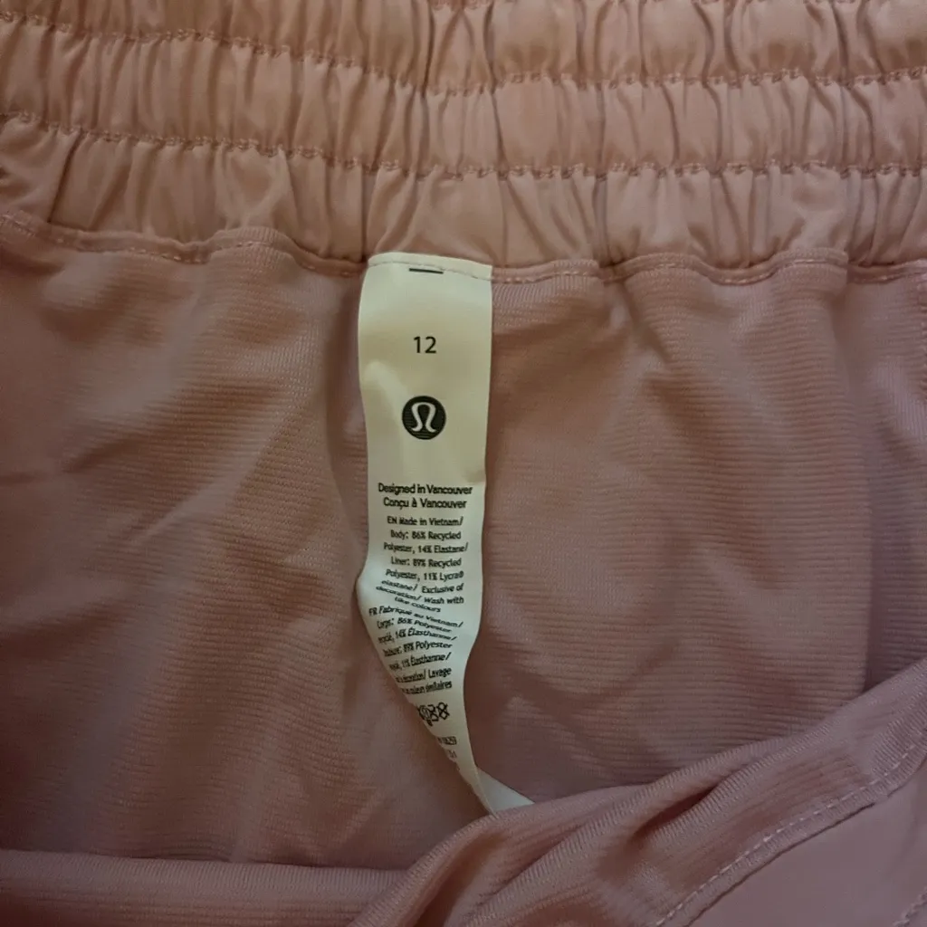 Women's lululemon pale Pink hotty hot high rise 4in athletic Shorts - Image 3