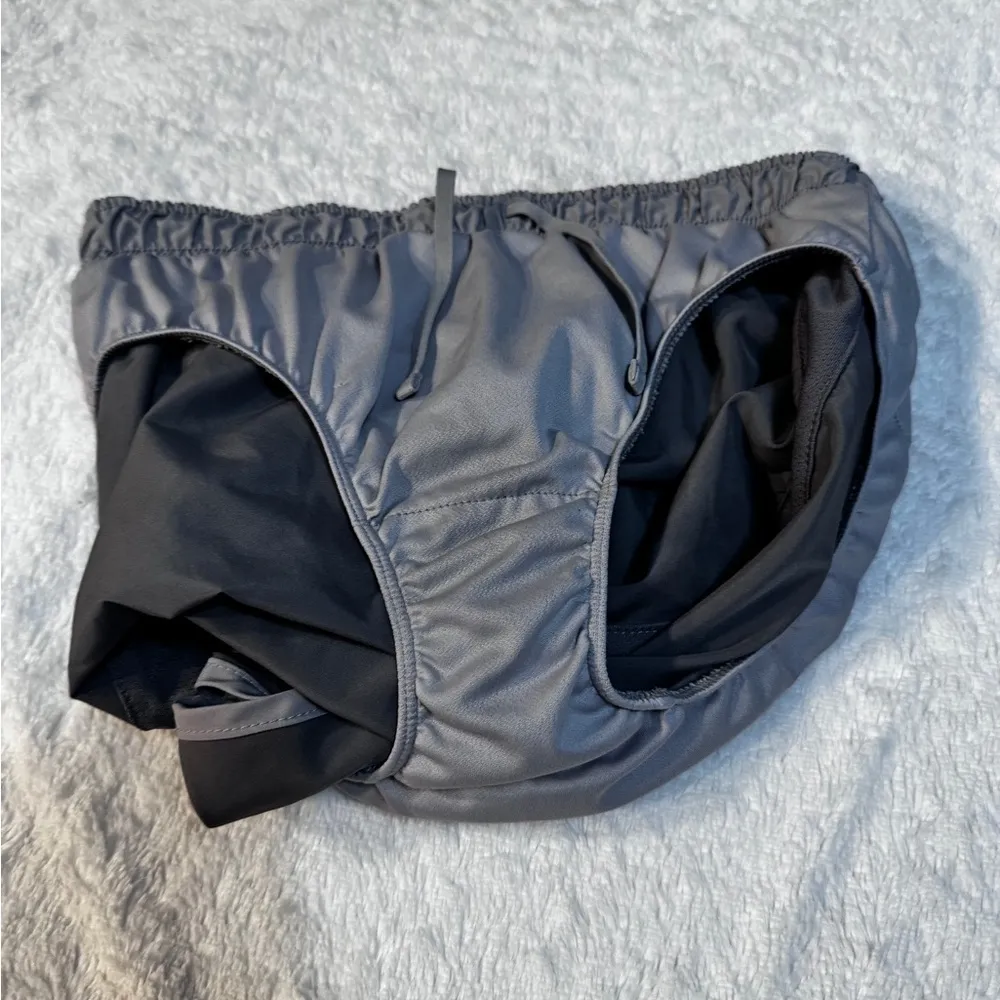 Grey Nike DriFit run shorts size small - Image 5