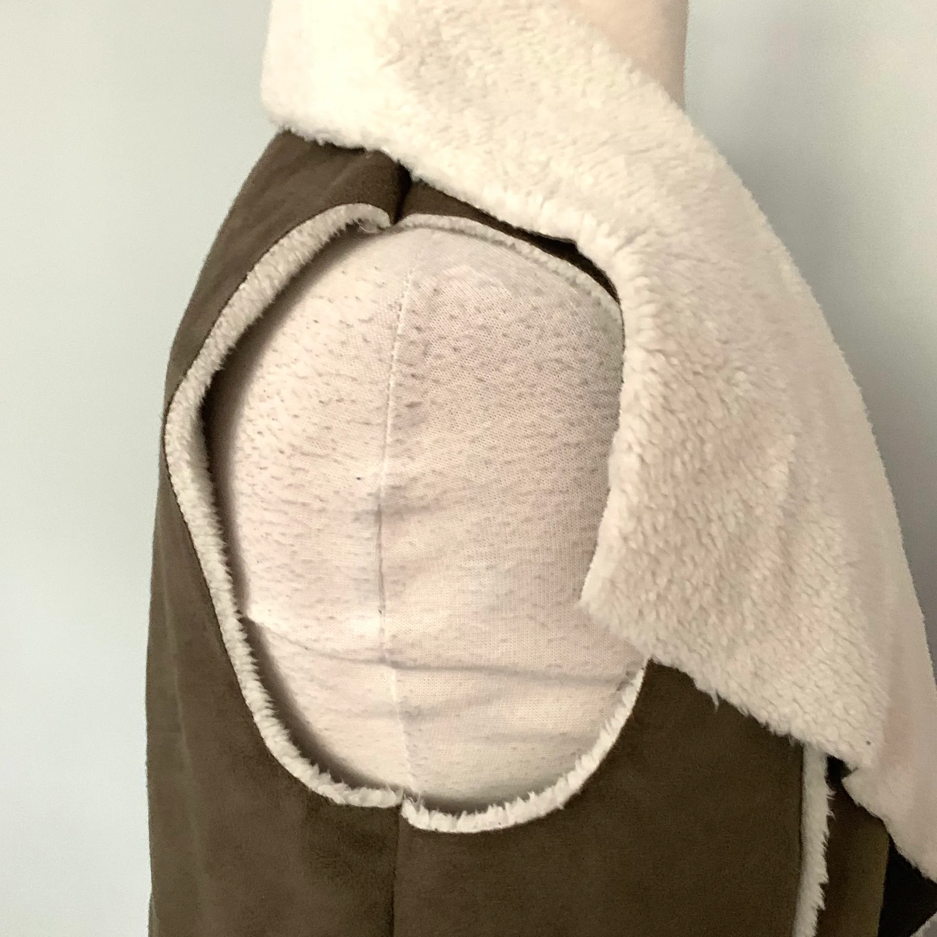 Susina Faux Suede And Shearling Fuzzy Vest Brown Size XS petite - Image 8