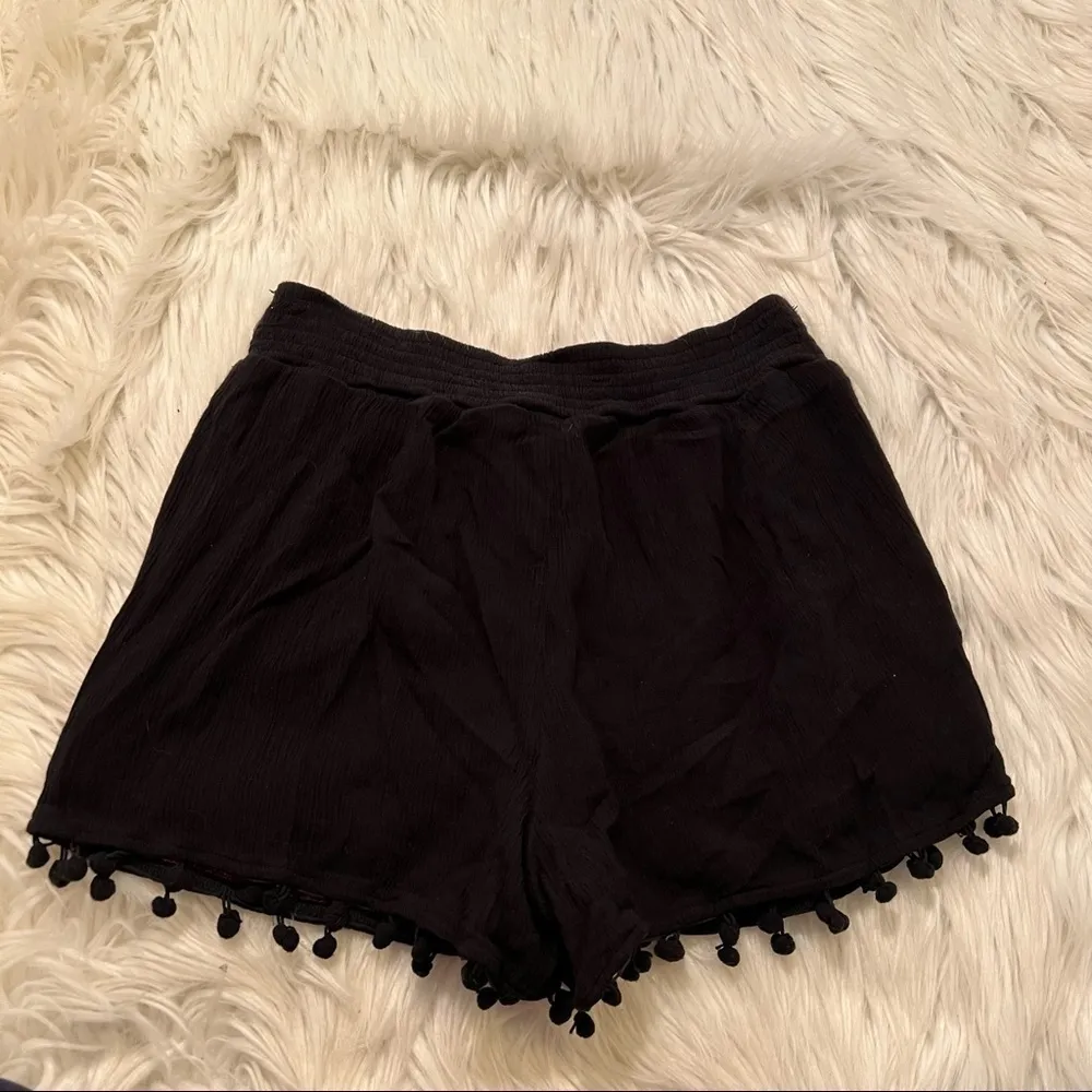 Miami Casual Shorts Black Embroidered Pom Pom Trim - Image 6