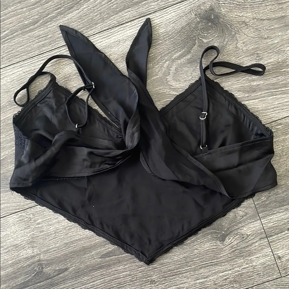 Elegant Black Lace Trim Crop Top Size M - Image 6