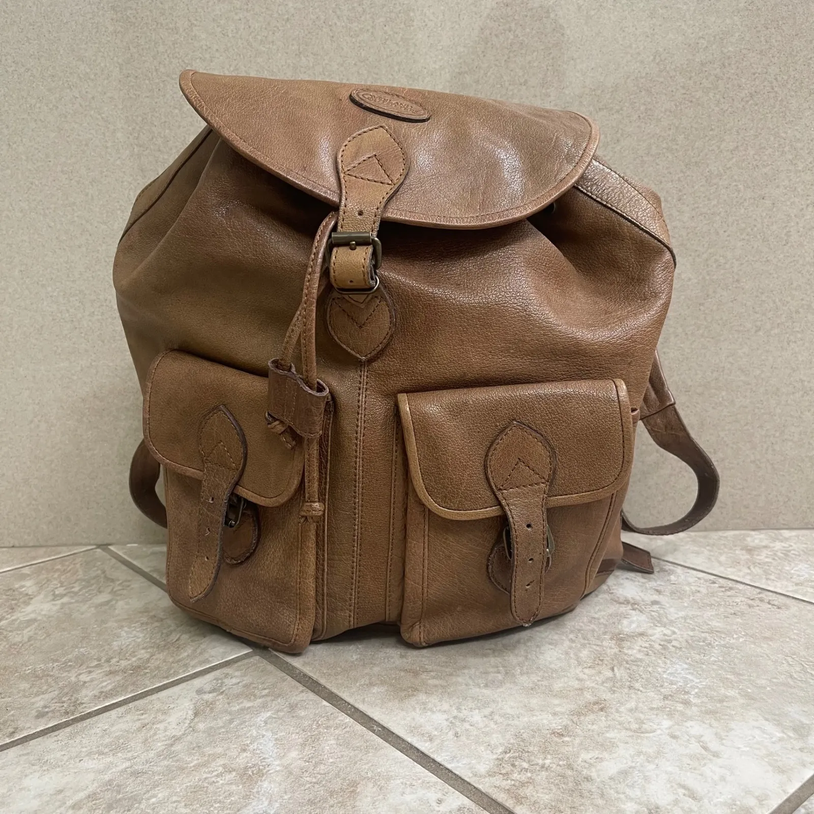 Overland Outfitters Brown Leather INDIA Backpack Rucksack Classic Buckle Flap - Image 2