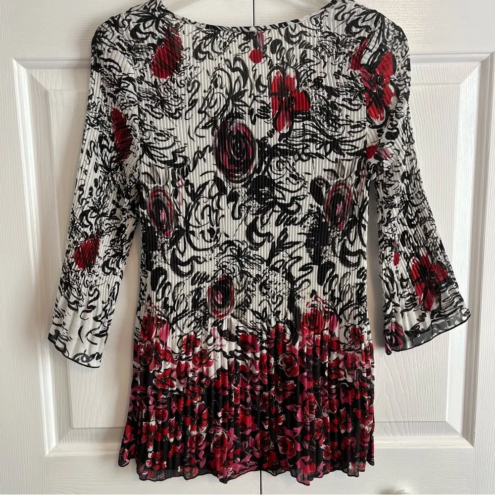 Nicola Tunic Women’s Sz 8 Floral Multicolor Bell Sleeves Pleated, chain accent Black - Image 9