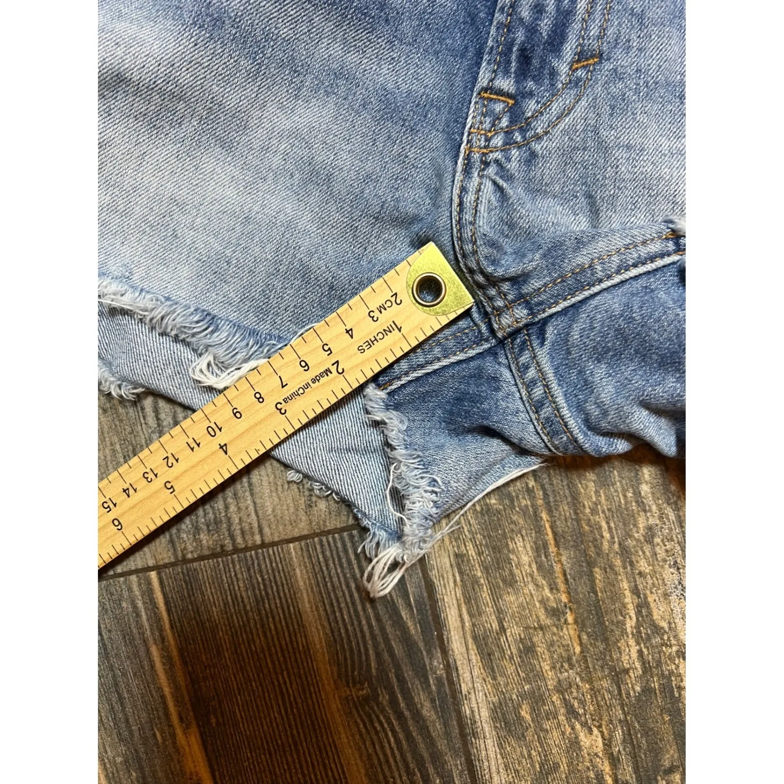 Lucky Brand Mid Rise Boy Shorts Distressed Denim Cut Off Size 4/27 2"Inseam Pool - Image 9