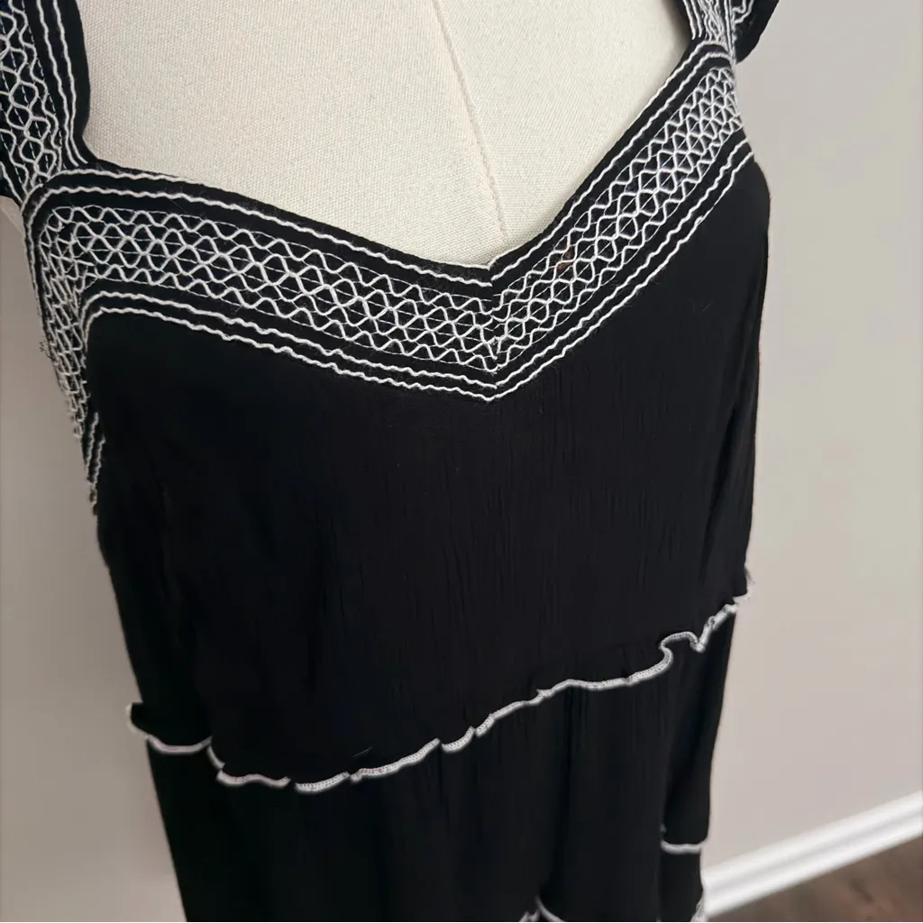 Torrid Top Tunic Babydoll Crinkle Gauze Embroidered Tiered Sweetheart Neck Black - Image 8