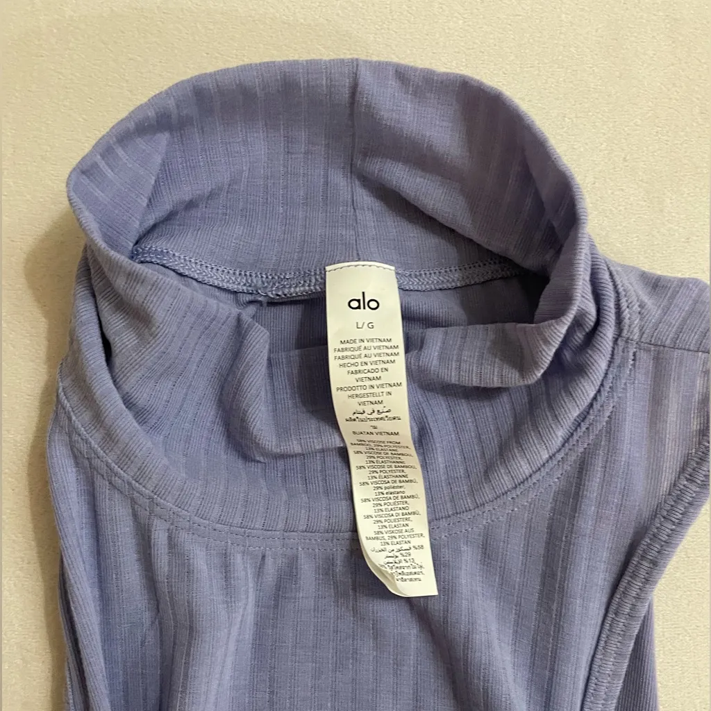 Alo NWOT Ribbed Sea Coast Cropped Turtleneck Tank Top Sleeveless Lilac Size L - Image 5