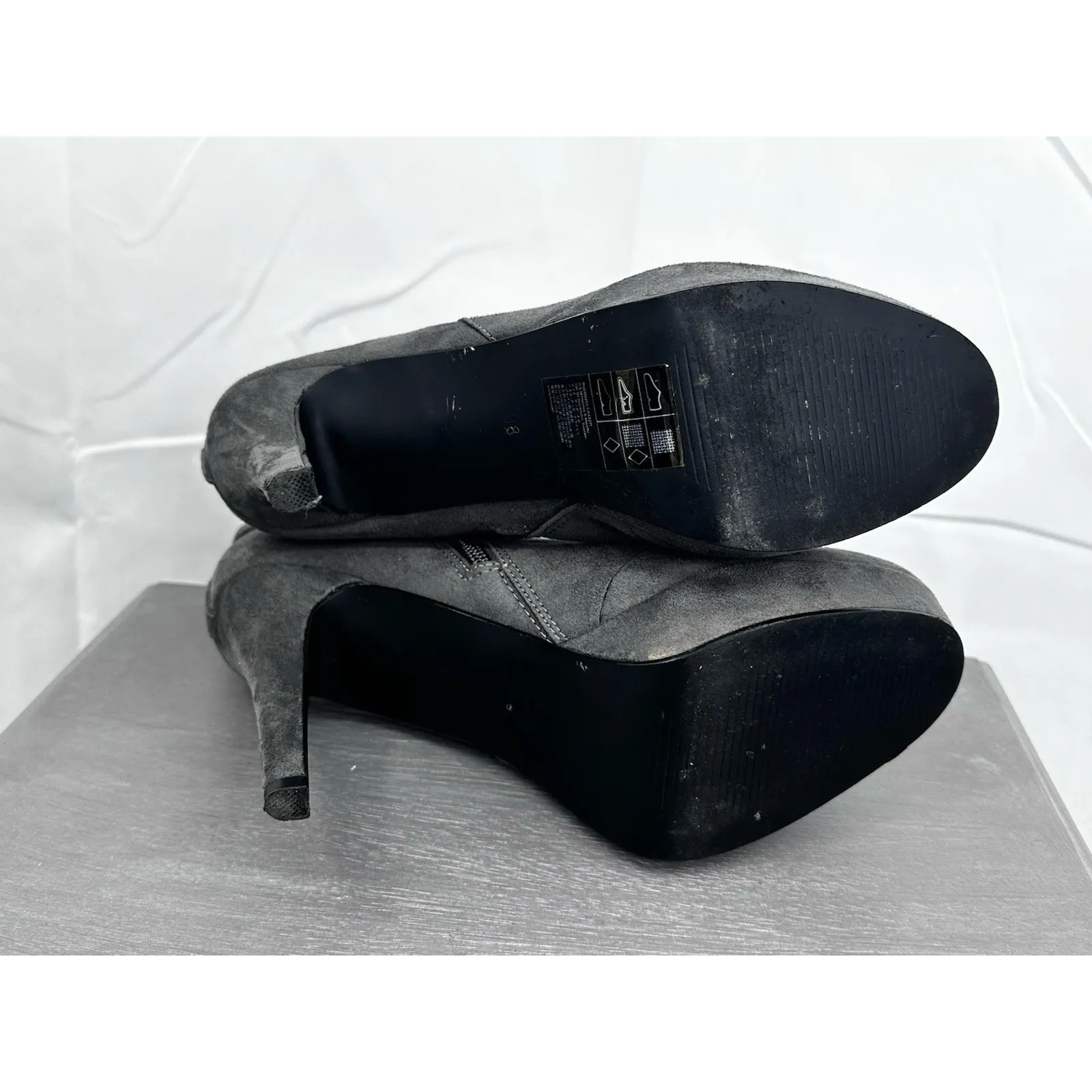 H&M Gray Faux Suede 4" High Heel Platform Ankle‎ Booties Footwear Size 7 - Image 8
