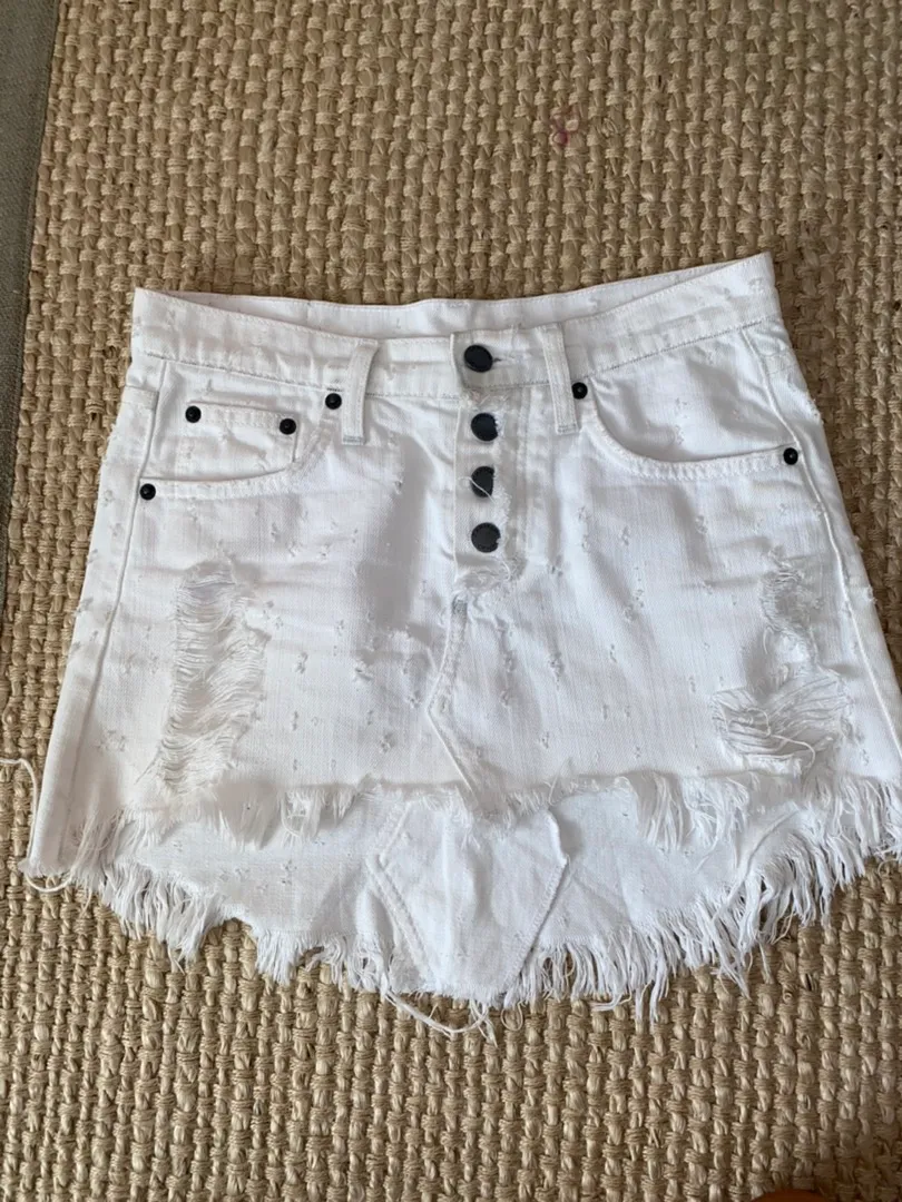 LF Carmar White Denim Skirt - Image 4