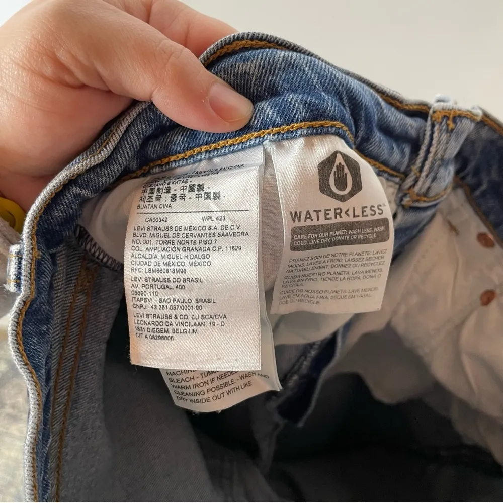 Levi’s Wedgie Jeans Size 30 - Image 4