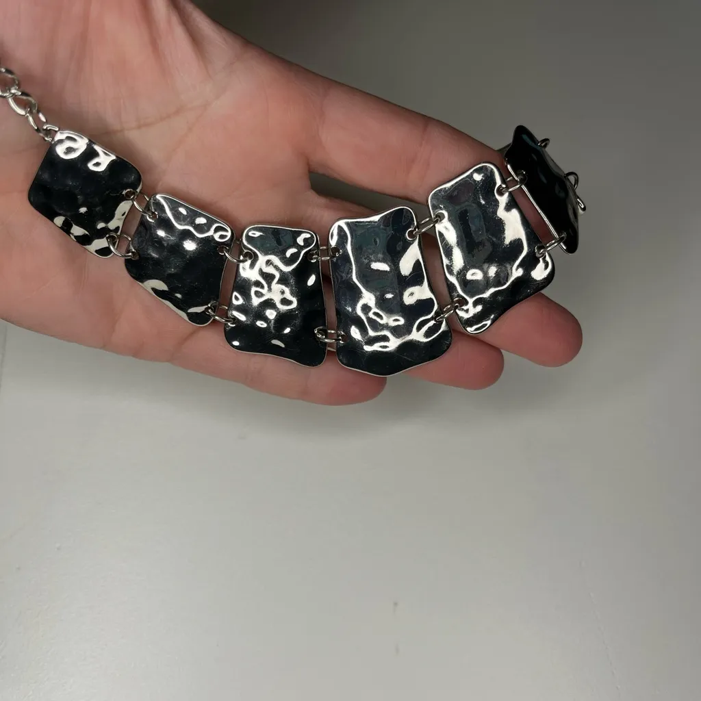 Pounded metal silver necklace‎ - Image 3