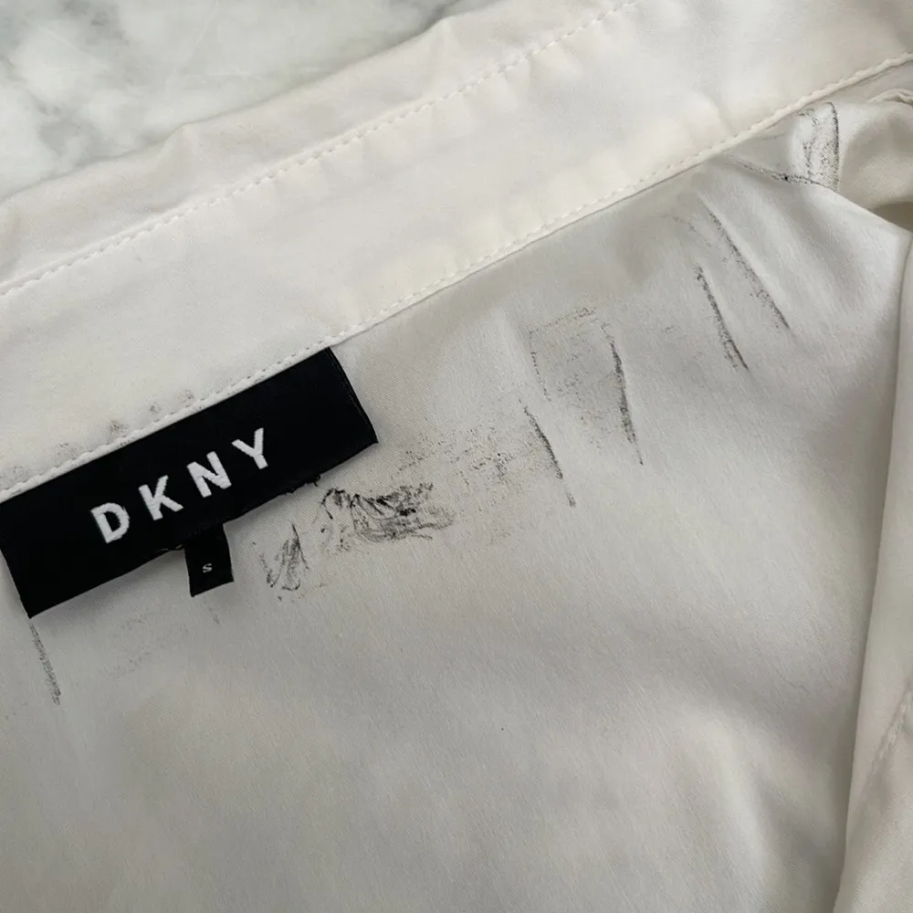 Woman’s Dkny white long sleeve shirt - Image 8