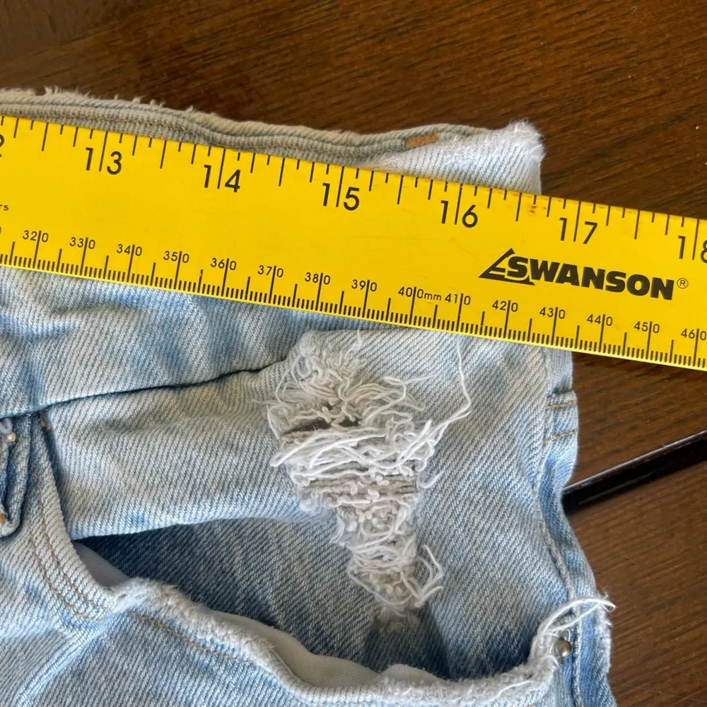 Good American Light Blue Denim Shorts size 15 - Image 5