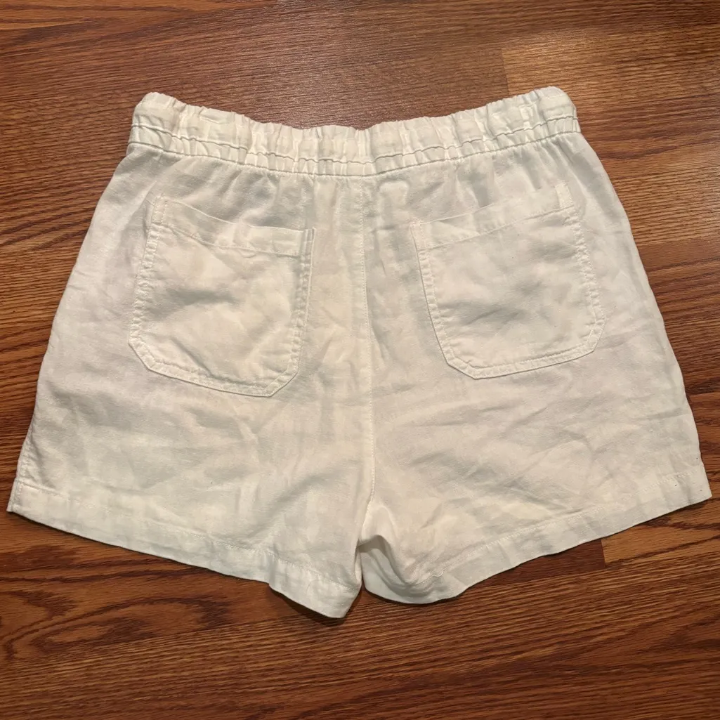 Old Navy Women’s Bright White Mid Rise Linen Blend Shorts with Pockets Sz S - Image 3