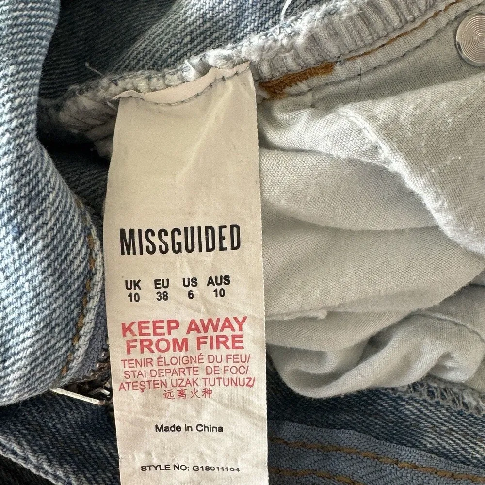 Misguided SZ 6 Denim Jean Skirt Distressed/Rips Pockets Frayed Hem Light Wash - Image 7