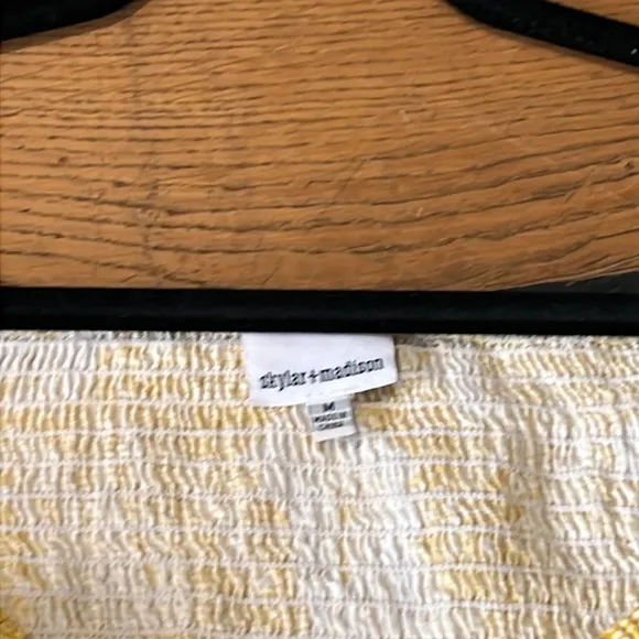Skylar + Madison  medium new without tags‎ linen blend top - Image 4