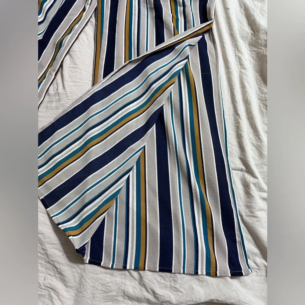 Monteau Jumper size Large; zipper back; open leg; like new - Image 4