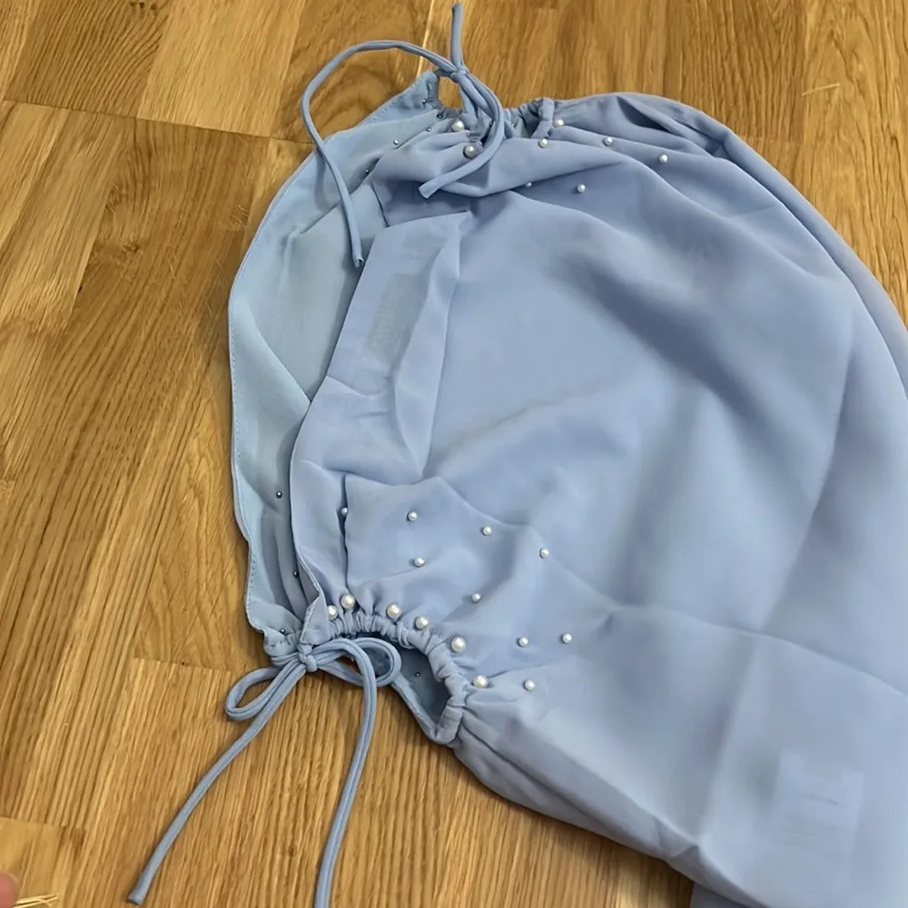SKIRT NWOT Guizio Pearl Keyhole MIDI SKIRT in baby Blue - Image 8