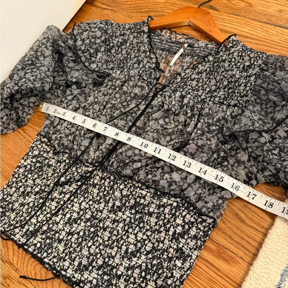 Free People Beatrice Mesh Blouse Top Floral Printed Ruffle
Smocked Sz L - Image 12