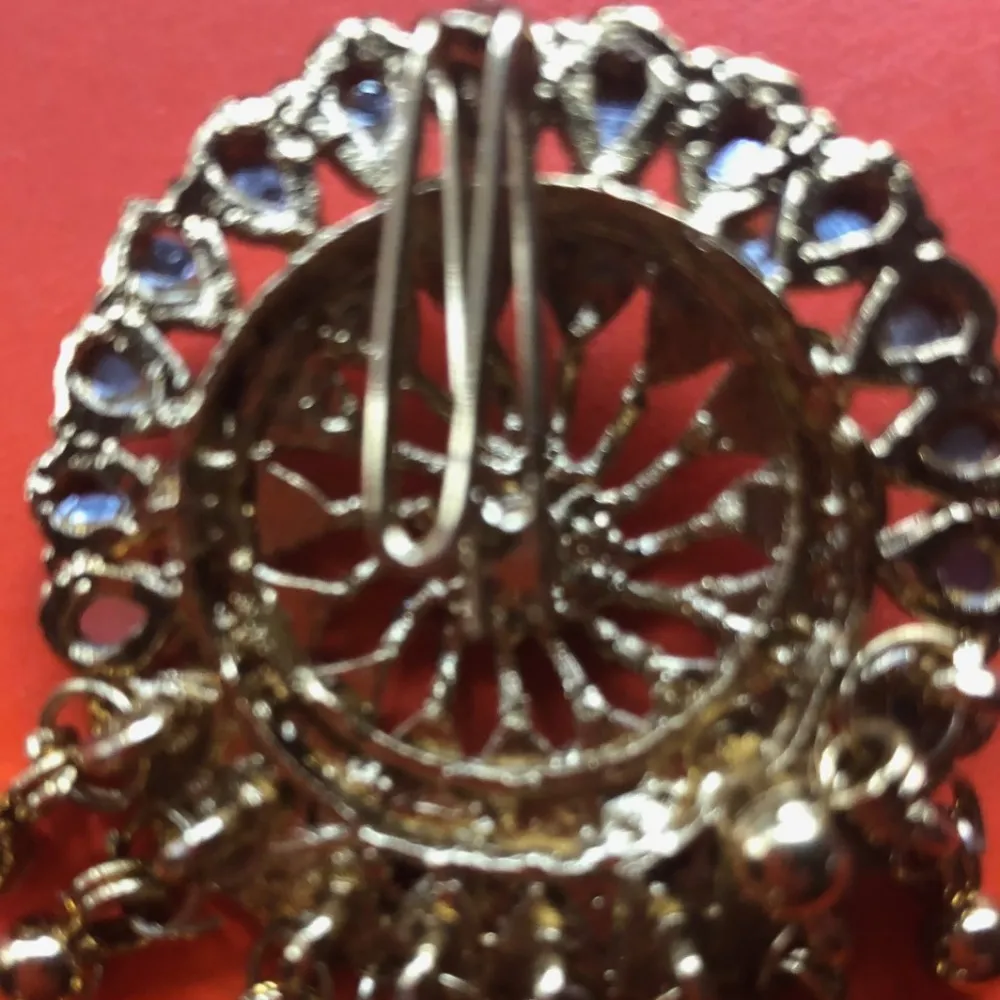 Fashion PIN BROOCH with colored rhinestones NWT …India style - Image 2