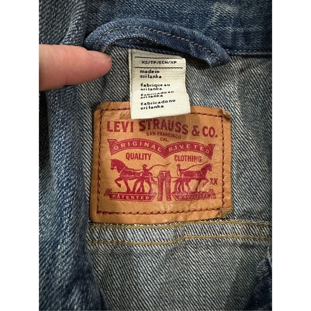 Levi’s womens trucker denim sleeveless vest jacket sz XS - Image 4