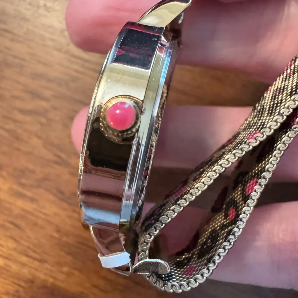 Betsey Johnson Bling Lips Metal Mesh Leopard Band Watch in Box NWOT - Image 5