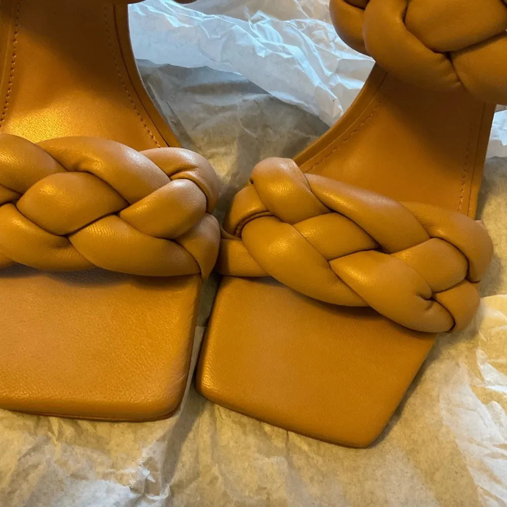 Marc Fisher Women Hammy Heeled Slide Sandals Size 61/2 Beige - Image 3