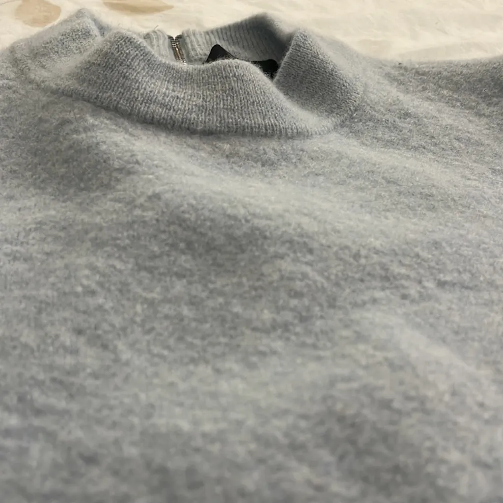 J crew  100% Merino wool sweaters light blue women XXS warm winter back zipper - Image 3