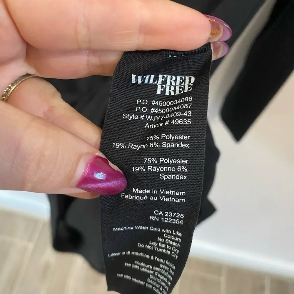 Aritzia Wilfred Free Black Keyhole V-Neck Long Sleeve Mini Dress - Image 3