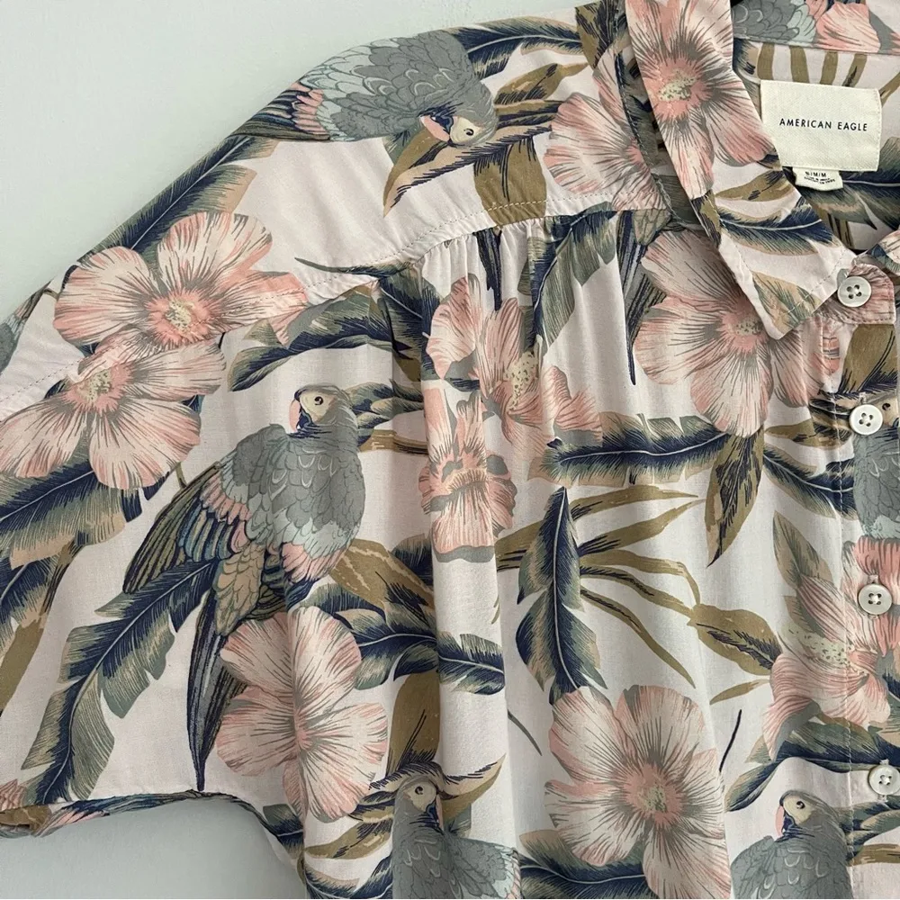 American Eagle Purple Hawaiian Floral Button Down Shirt - Image 6