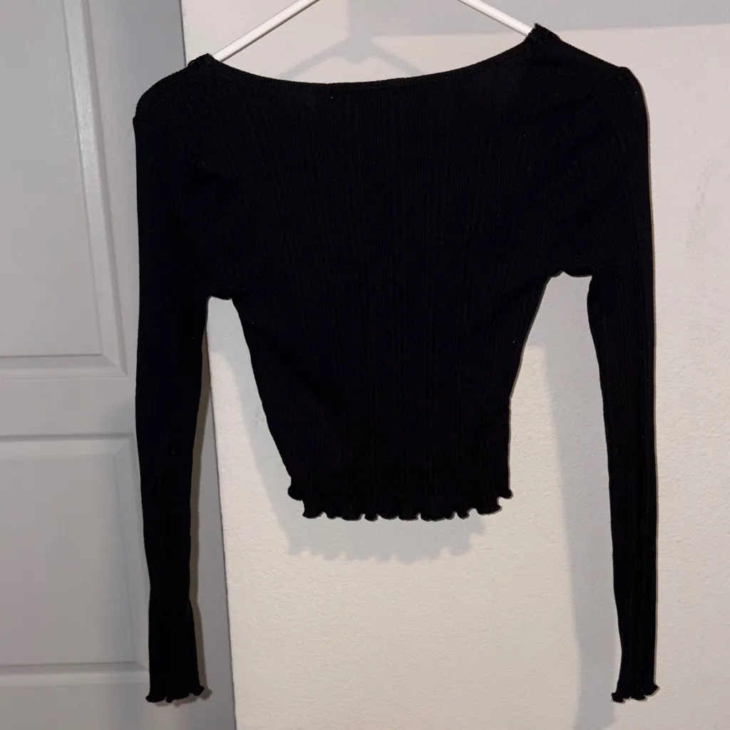 Forever 21 Black Ribbed V-Neck Top - Image 4