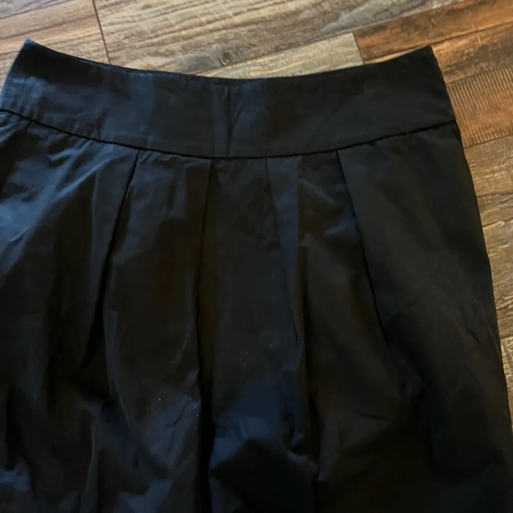 Ann Taylor The Loft high waisted pleated front skirt - Image 3