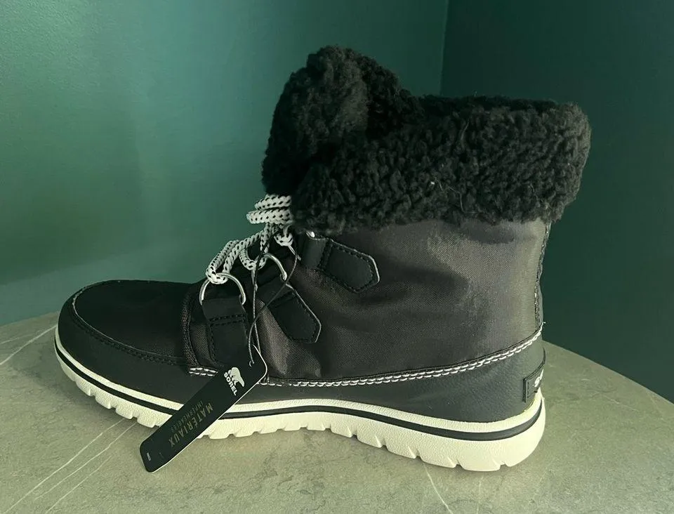 Cozy Carnival Nylon Boot - Image 6