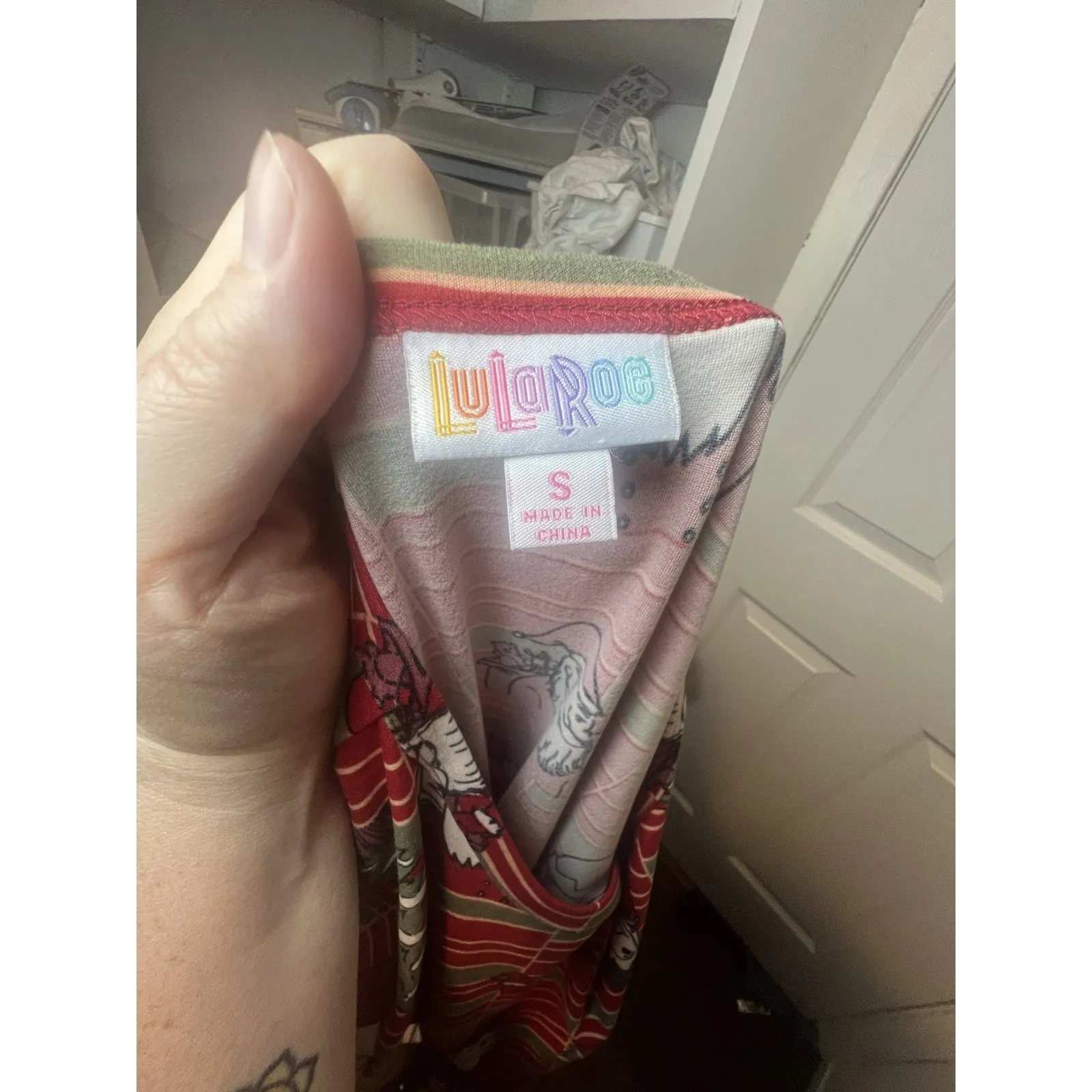 LuLaRoe L Gigi Christmas Santa Print Buttery Soft 3/4 Sleeve Shirt NWT rare - Image 5