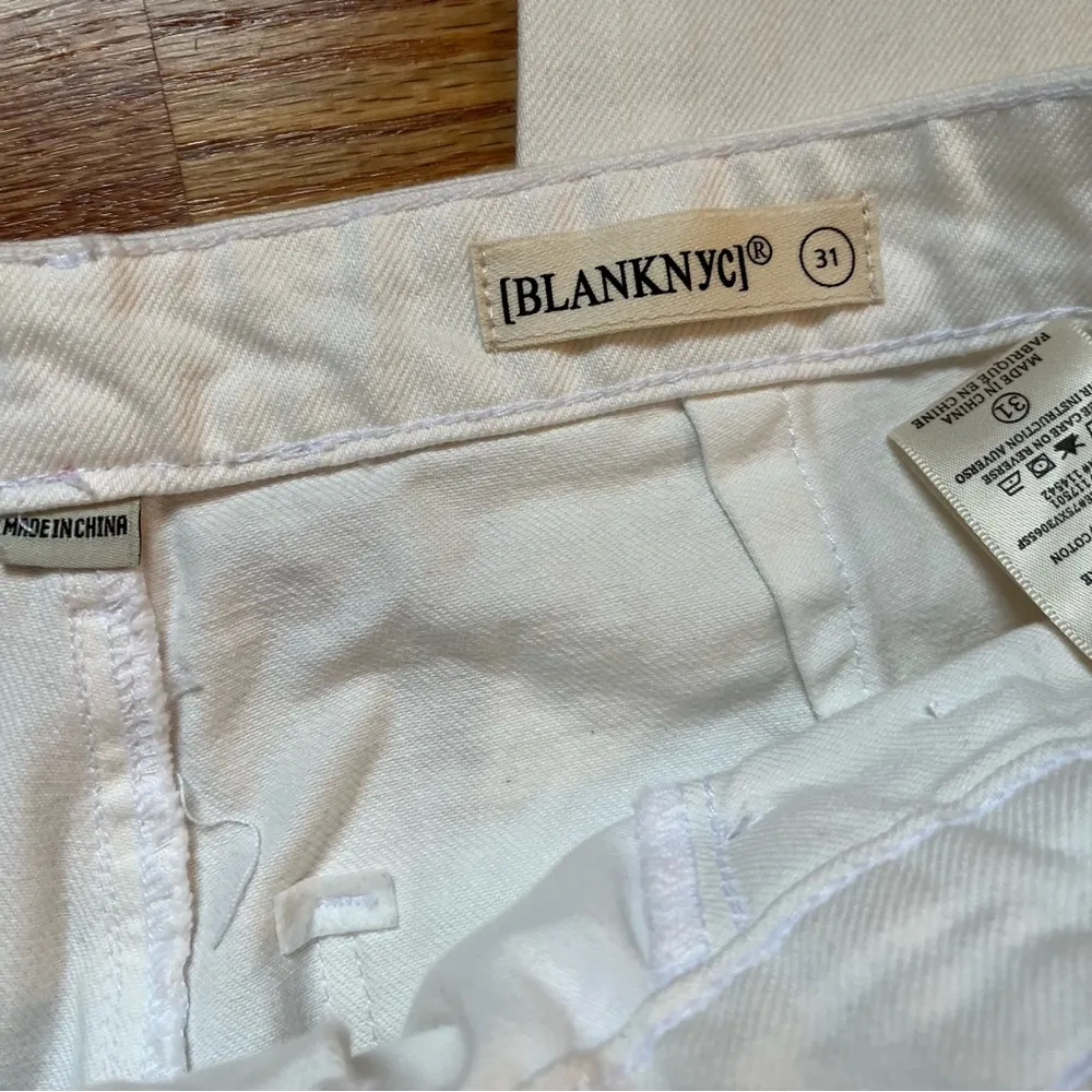 white crop jeans size 31 - Image 3