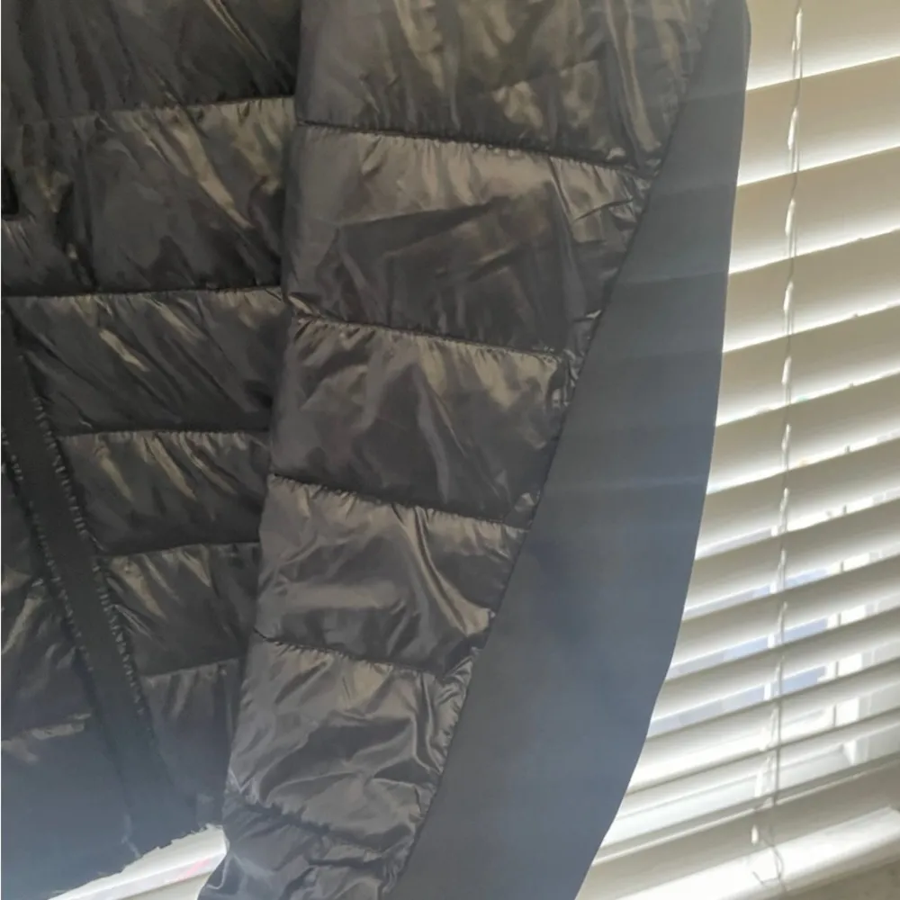 Zara puffer jacket black medium - Image 4