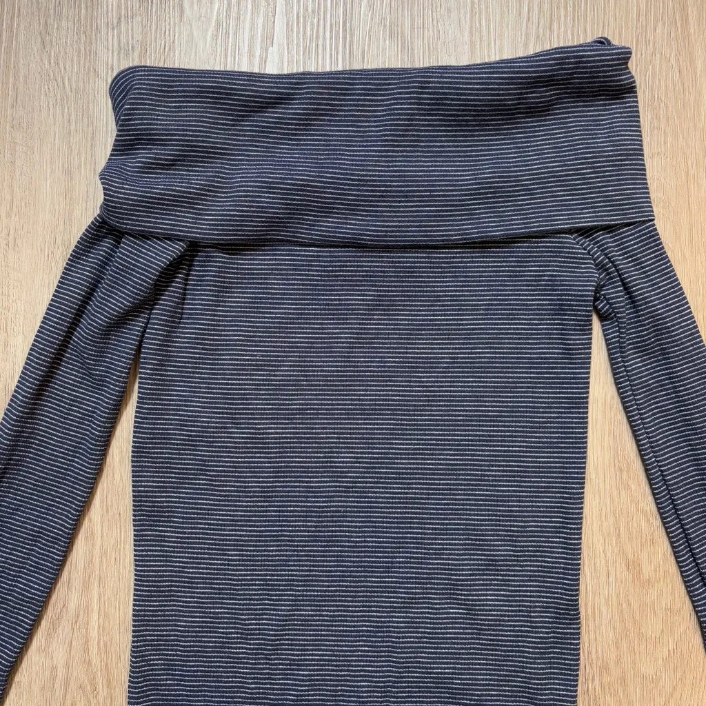 Zara‎ trafaluc stretchable offshoulder dress size small - Image 2