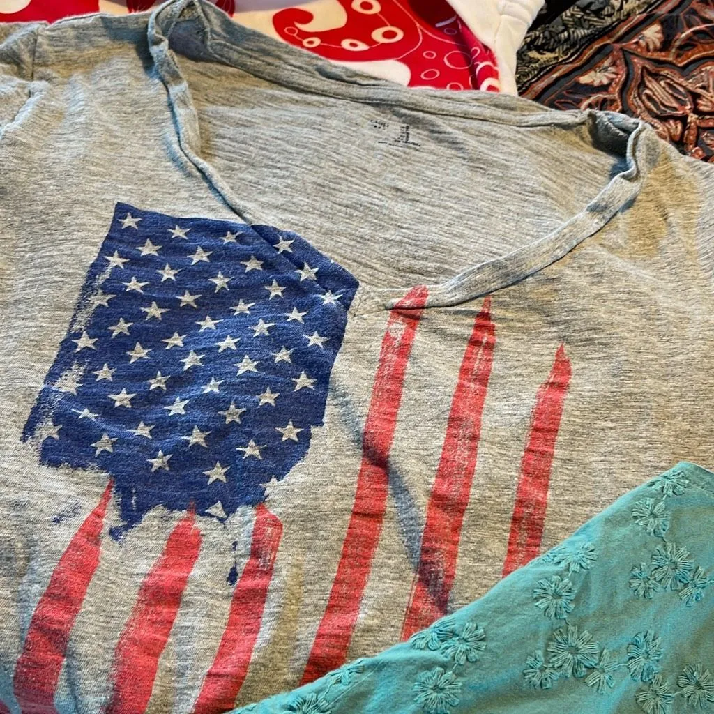 Mixed Bundle Of 8 Womens Short Sleeve Blouse T-Shirt Assorted‎ All Size Small - Image 6