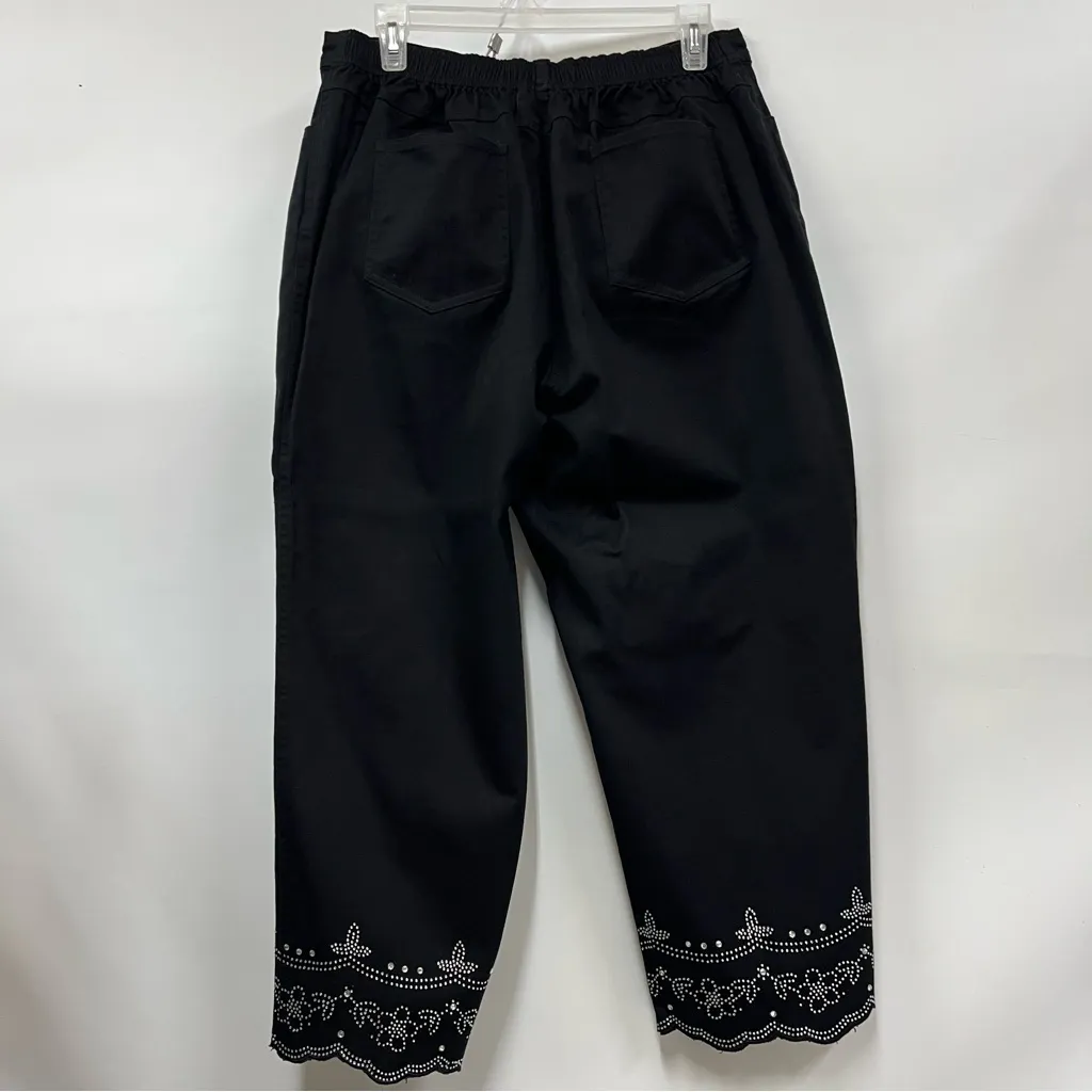 Quacker Factory L black capris scalloped hem embellished flower cut dreamjeannes Size L - Image 11