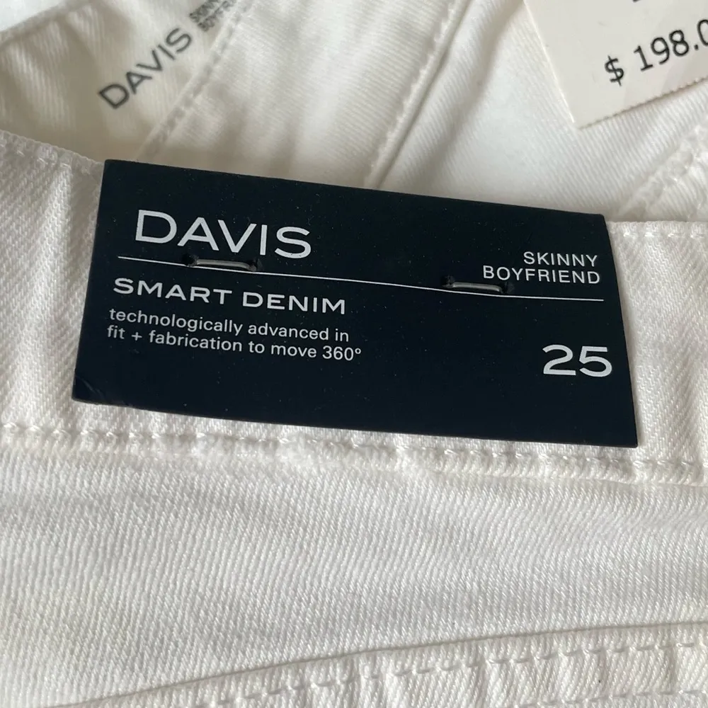 DL1961 Davis Skinny Boyfriend Distressed Jeans White Size 25 - Image 6