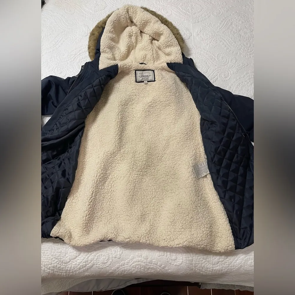 G. H. Bass & Co Navy Jacket. Size L Size L - Image 9