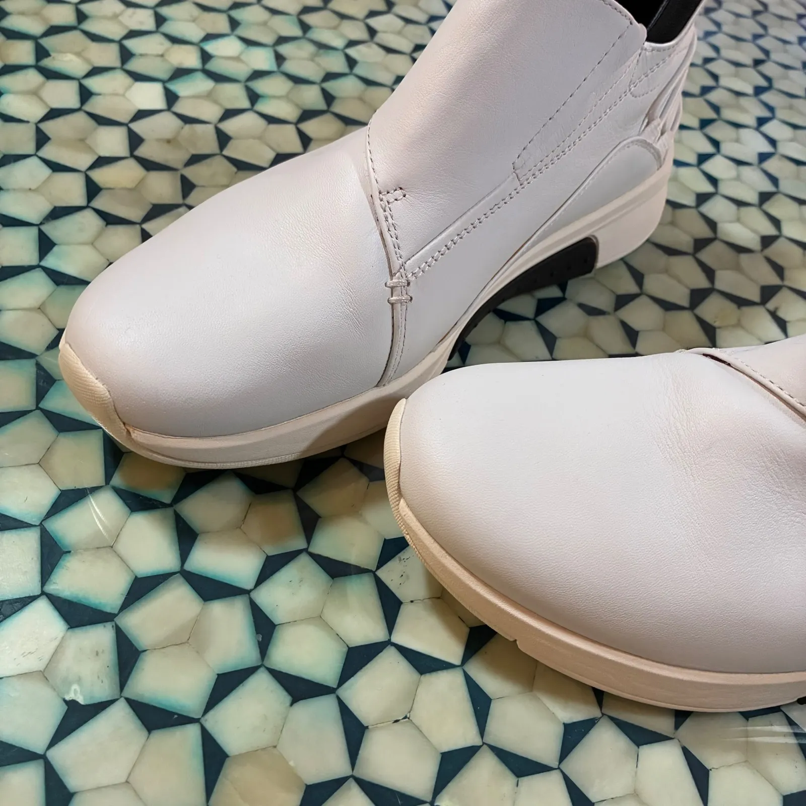 Mark Nason Alta Women's Leather White Slip On Fashion Sneakers Size 8.5 - Image 7