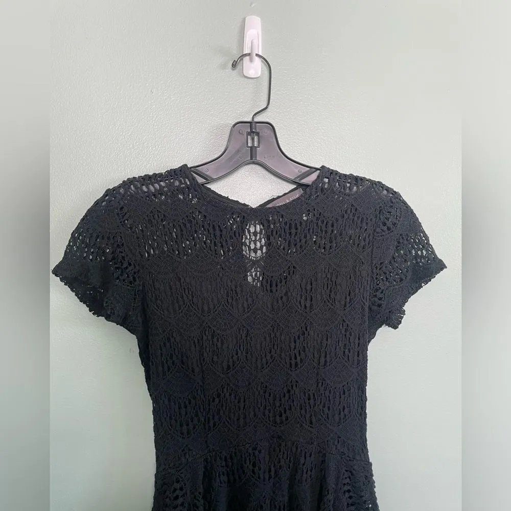 Kendall & Kylie Black Fit and Flare Keyhole Goth Lace Overlay Dress SZ M - Image 2