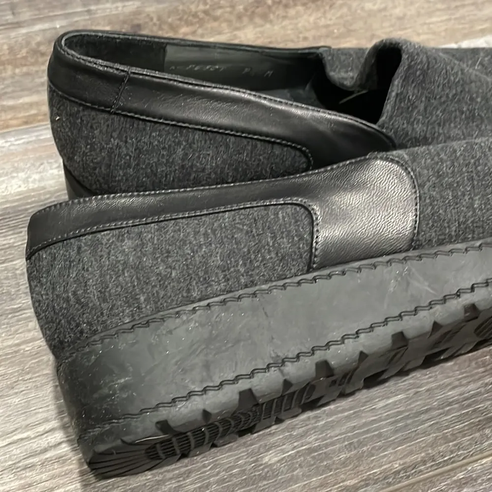 Stuart Weitzman gray stretch loafer - Image 4