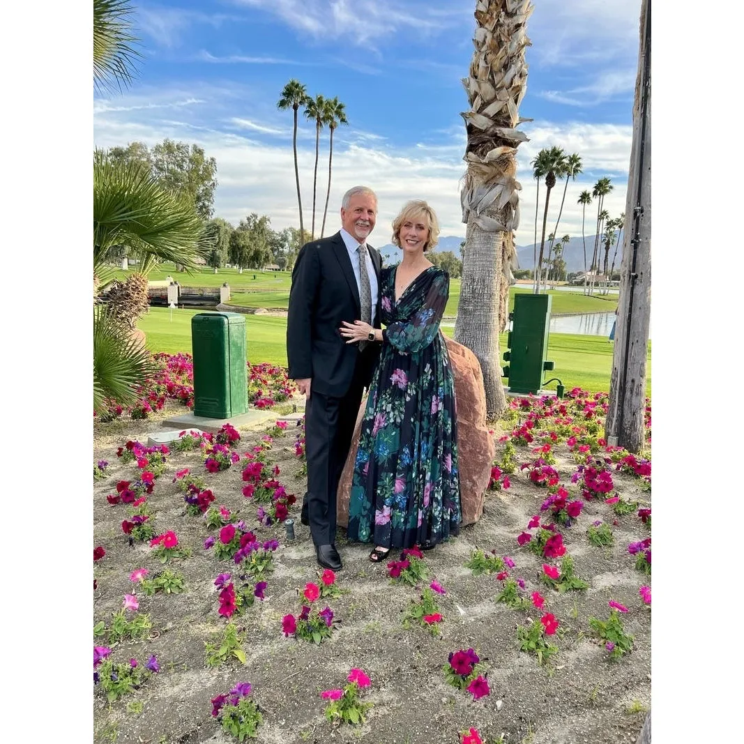 BADGLEY MISCHKA Black Green Floral Long Sleeve V-Neck Pleated Gown Size 4 - Image 4